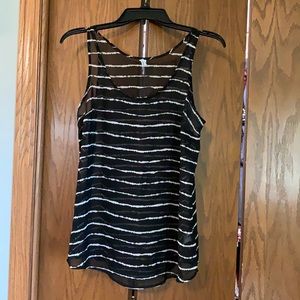 Chiffon black and white tank